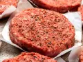 Jak doprawić mięso na burgera? Przepis na soczystość i smak