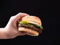Hamburger: Niemcy czy USA? Poznaj prawdziwe pochodzenie