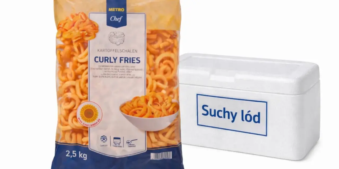 Torba z zakręconymi frytkami i białe pudełko z napisem "Suchy lód".