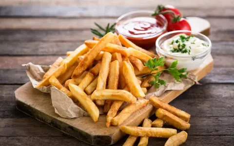 Co do frytek na szybko? 20+ pomysłów na sosy i dania!