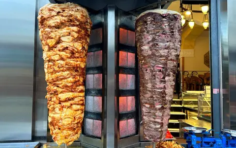 Zdrowy kebab? Odkryj, jak jeść go świadomie i bez wyrzutów!
