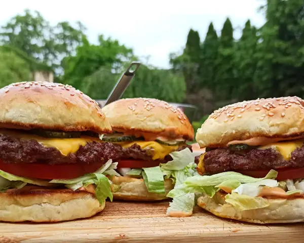 Jak zrobić idealnego burgera? Prosty przewodnik do smaku lepszego niż z sieci