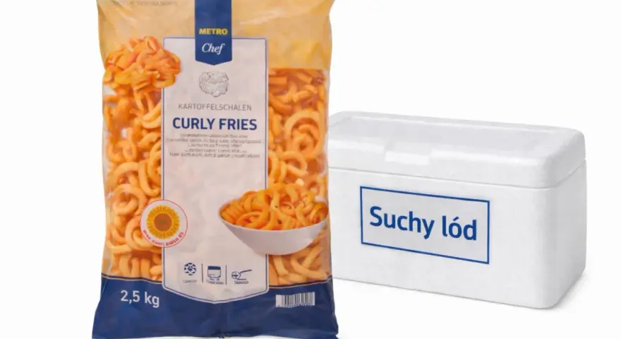 Torba z zakręconymi frytkami i białe pudełko z napisem "Suchy lód".