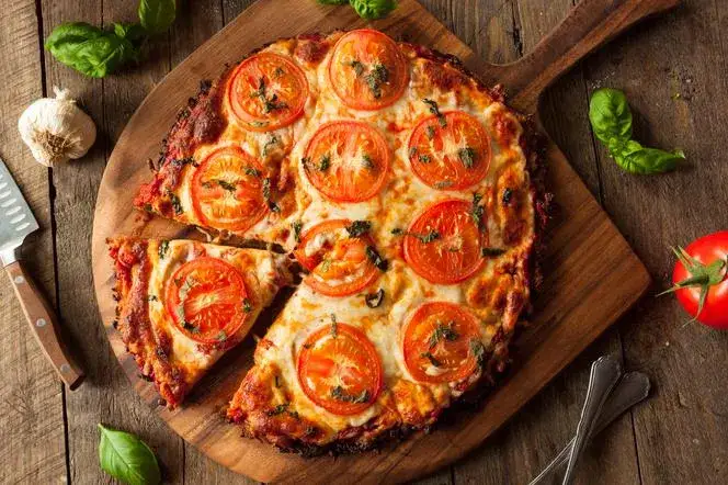 Rodzaje ciasta na pizzę cienkie grube pełnoziarniste kalafiorowe