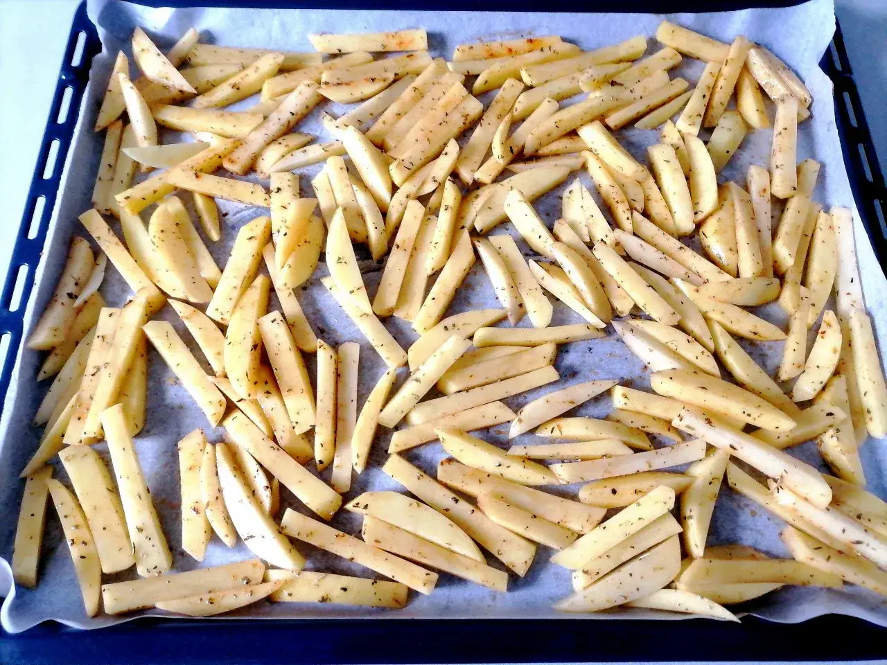 Pieczenie frytek w piekarniku na blasze