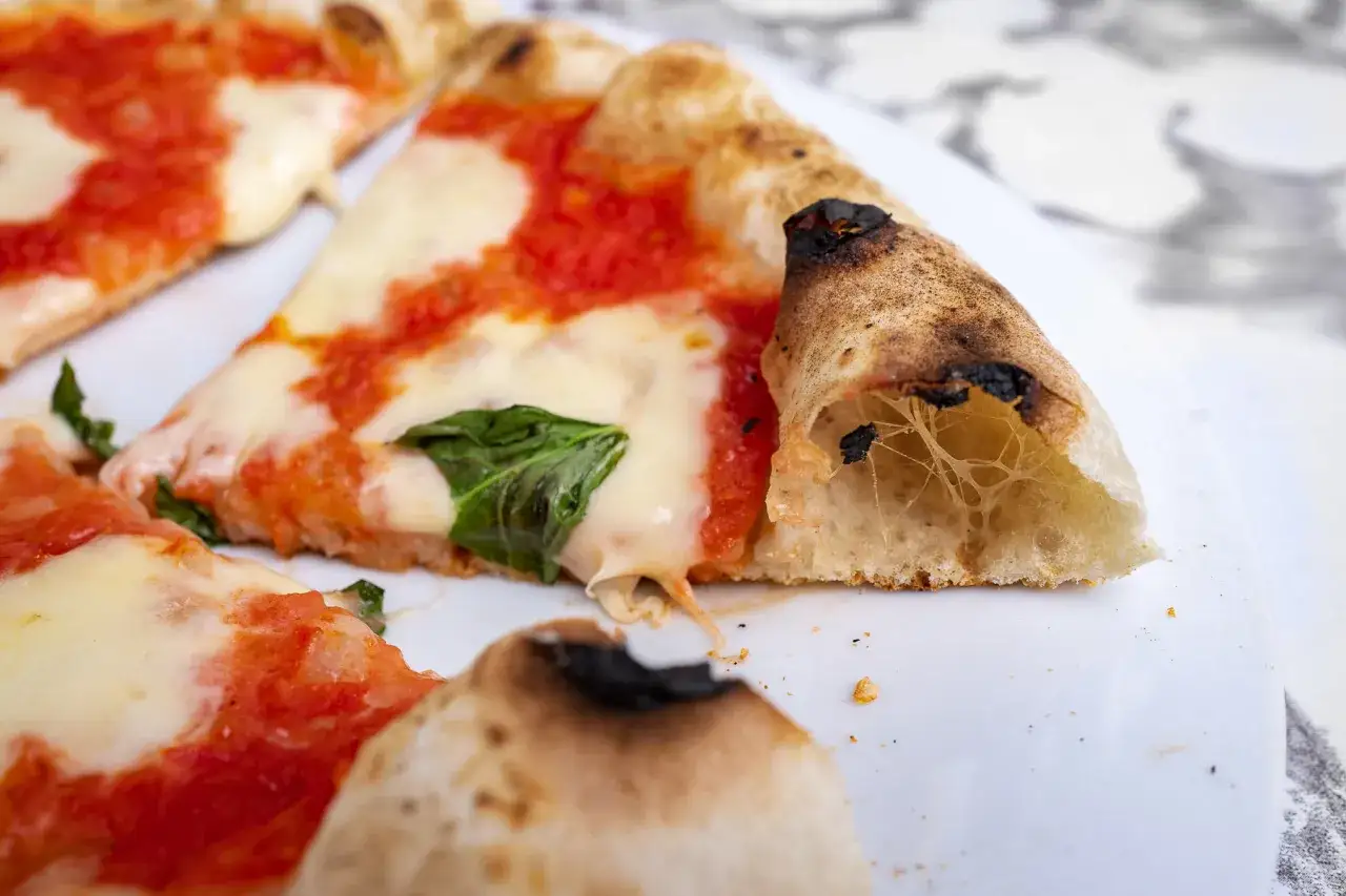 pizza neapolitańska ser pod spodem