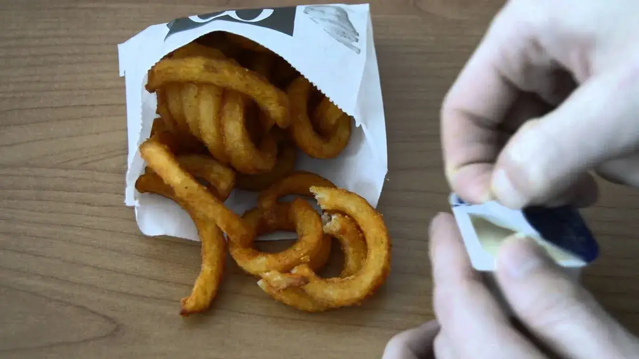 zakręcone frytki mcdonald's zbliżenie
